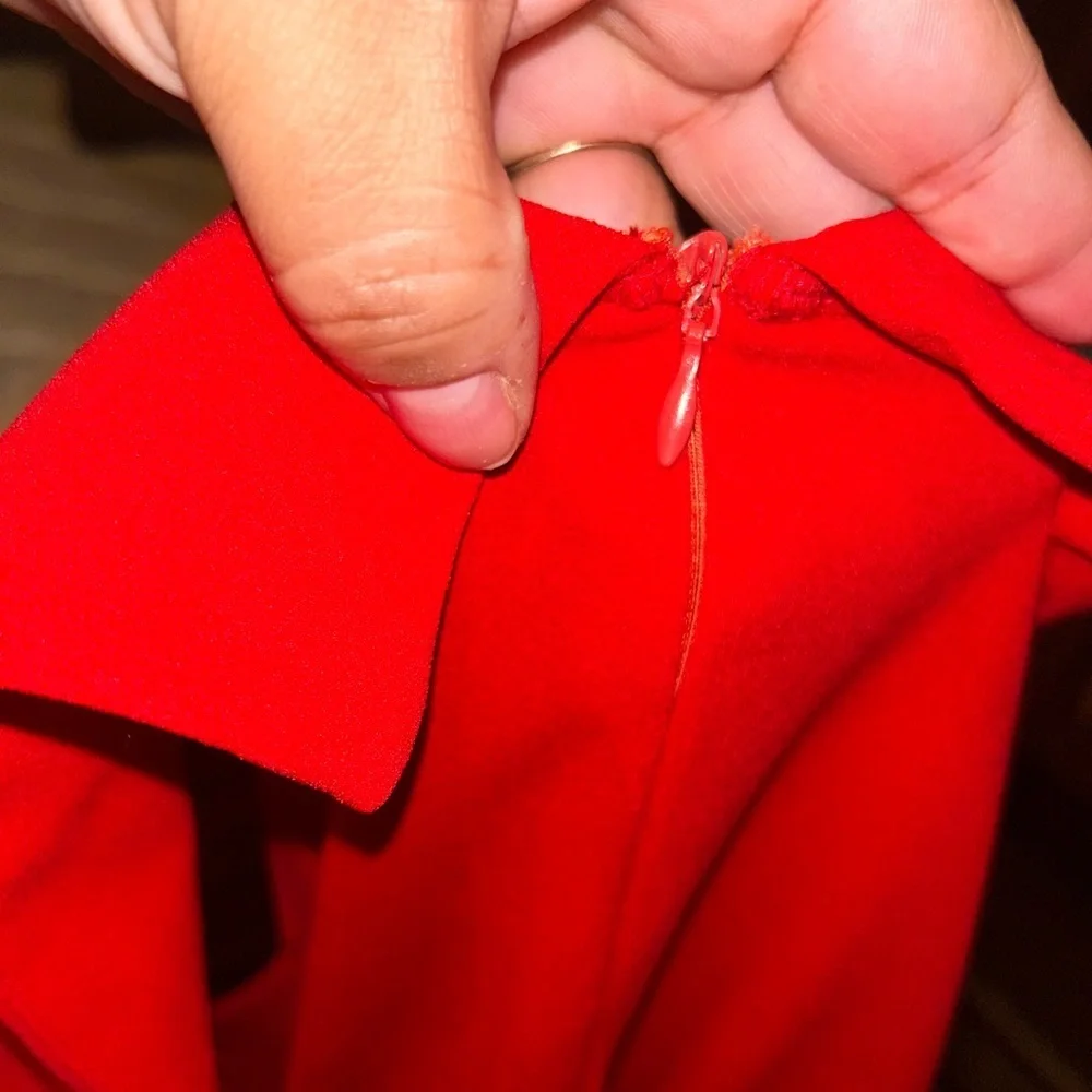 Womens off the shoulder red dress - Picture 3 of 3
